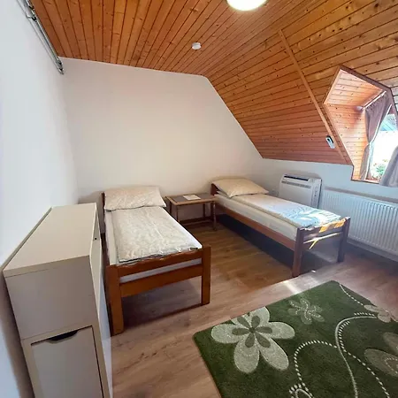 Gasthuis Csaladfa Vendeghaz Ságvár