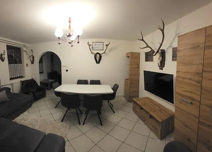 Csaladfa Vendeghaz Сагвар